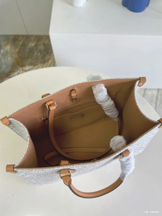 Cheap VUITTON LOUIS ONTHEGO MM 0805